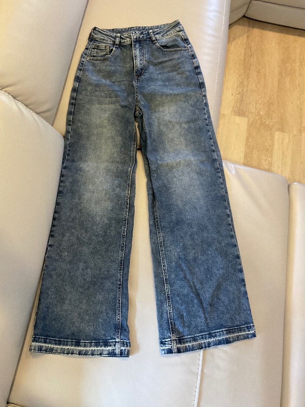 Women’s Blue Wide Leg Jeans | High Rise | 42” Length | Worn Once
